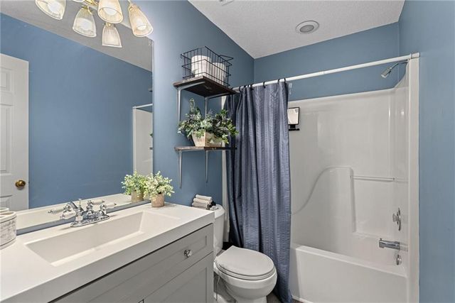 920 PUMPKIN RIDGE Street, Gardner, KS 66030