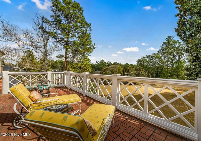 200 Hollycrest Drive, Pinehurst, NC 28374