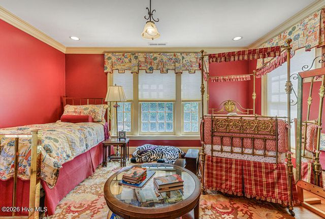 200 Hollycrest Drive, Pinehurst, NC 28374