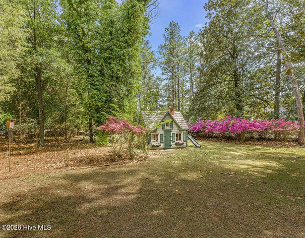 200 Hollycrest Drive, Pinehurst, NC 28374
