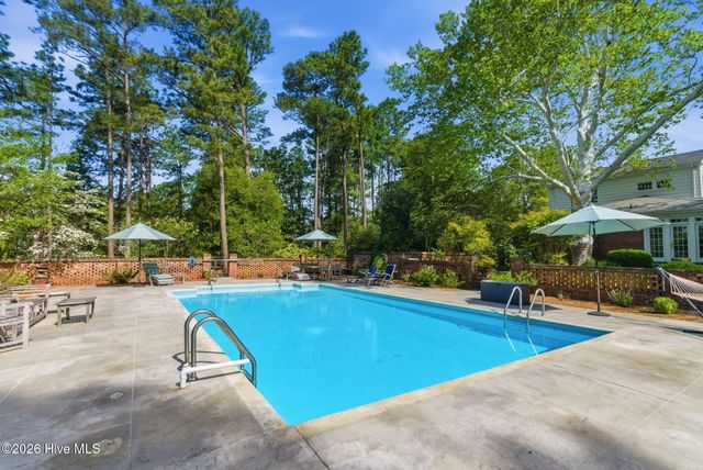 200 Hollycrest Drive, Pinehurst, NC 28374