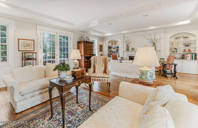 200 Hollycrest Drive, Pinehurst, NC 28374