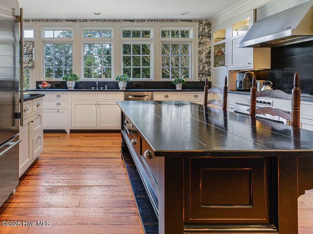 200 Hollycrest Drive, Pinehurst, NC 28374