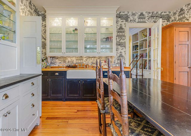 200 Hollycrest Drive, Pinehurst, NC 28374