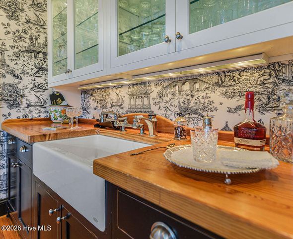 200 Hollycrest Drive, Pinehurst, NC 28374