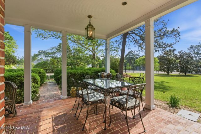 200 Hollycrest Drive, Pinehurst, NC 28374