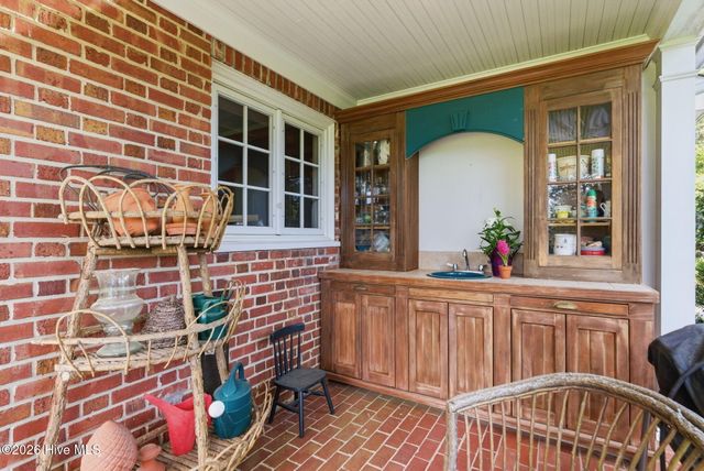 200 Hollycrest Drive, Pinehurst, NC 28374