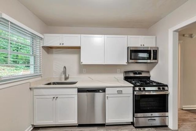 551 Wimbledon Road B, Atlanta, GA 30324