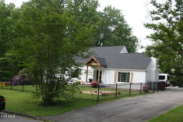 321 Baron Drive, Johnson City, TN 37601