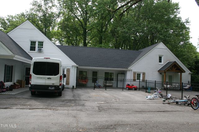 321 Baron Drive, Johnson City, TN 37601