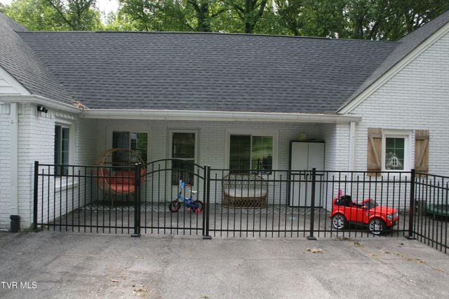 321 Baron Drive, Johnson City, TN 37601