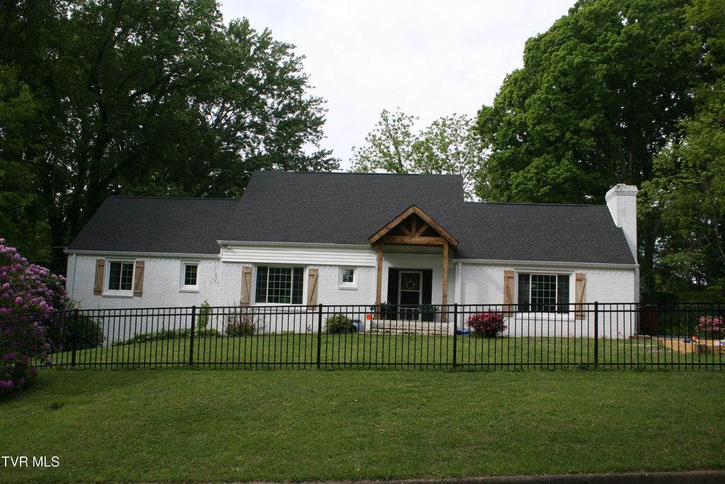 321 Baron Drive, Johnson City, TN 37601