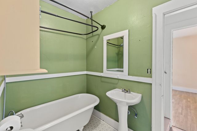 311 NW A Street, Grants Pass, OR 97526