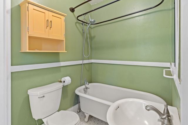 311 NW A Street, Grants Pass, OR 97526