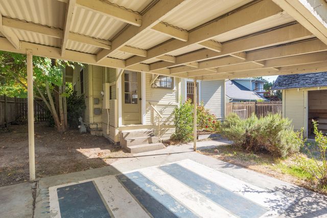 311 NW A Street, Grants Pass, OR 97526