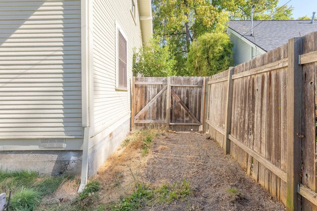 311 NW A Street, Grants Pass, OR 97526