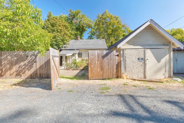 311 NW A Street, Grants Pass, OR 97526
