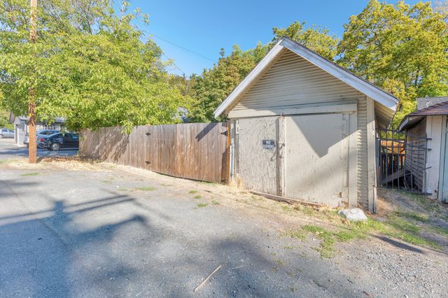 311 NW A Street, Grants Pass, OR 97526