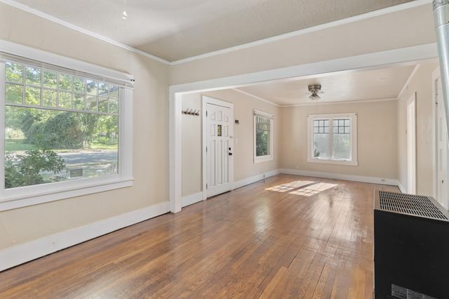 311 NW A Street, Grants Pass, OR 97526
