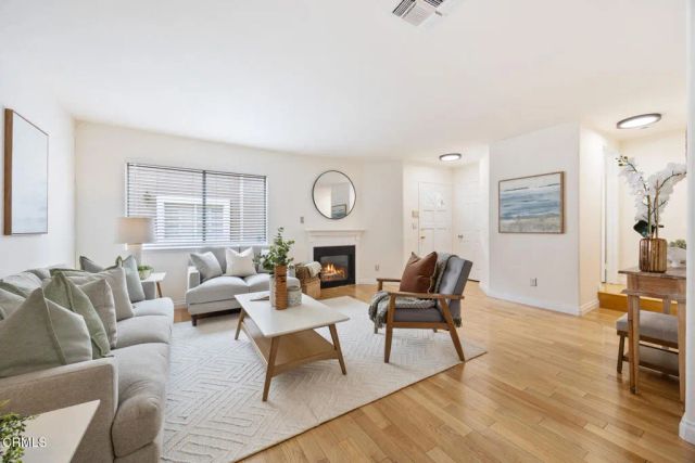 49 N Parkwood Avenue 10, Pasadena, CA 91107
