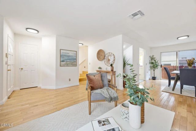 49 N Parkwood Avenue 10, Pasadena, CA 91107