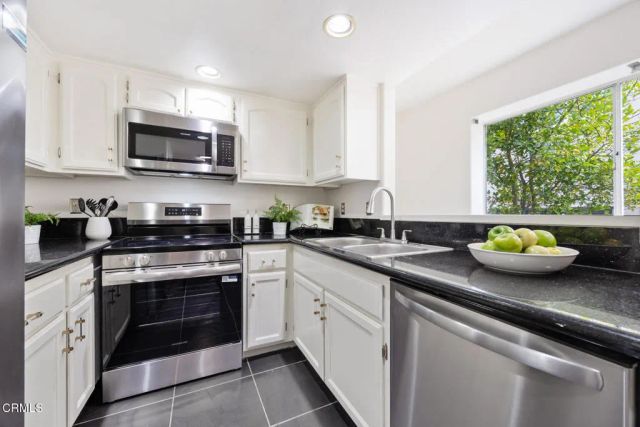 49 N Parkwood Avenue 10, Pasadena, CA 91107