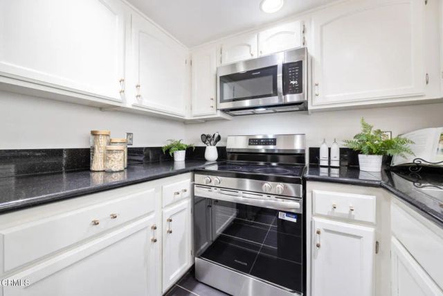 49 N Parkwood Avenue 10, Pasadena, CA 91107