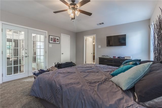 2719 Whispering Trail Circle, Pantego, TX 76013