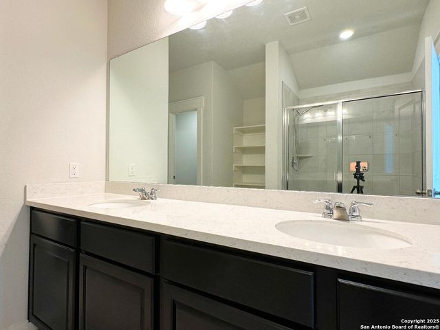 3906 Glenloch Way, Converse, TX 78109