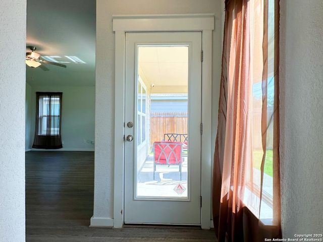 3906 Glenloch Way, Converse, TX 78109