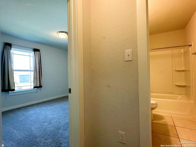 3906 Glenloch Way, Converse, TX 78109