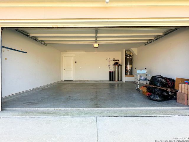3906 Glenloch Way, Converse, TX 78109