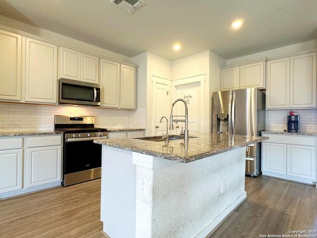 3906 Glenloch Way, Converse, TX 78109
