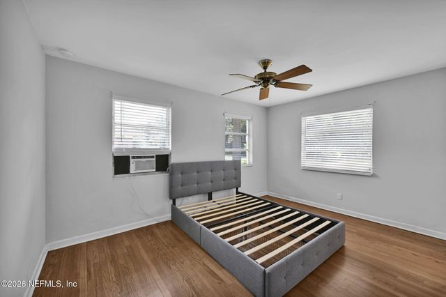 3903 VIA DE LA REINA, Jacksonville, FL 32217