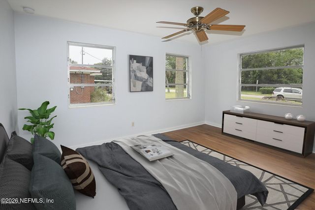 3903 VIA DE LA REINA, Jacksonville, FL 32217