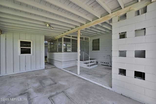 3903 VIA DE LA REINA, Jacksonville, FL 32217