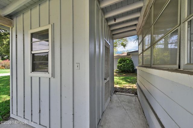 3903 VIA DE LA REINA, Jacksonville, FL 32217