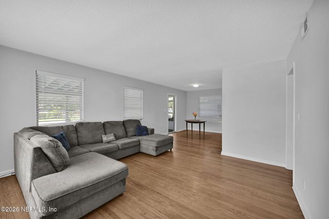 3903 VIA DE LA REINA, Jacksonville, FL 32217