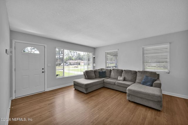 3903 VIA DE LA REINA, Jacksonville, FL 32217
