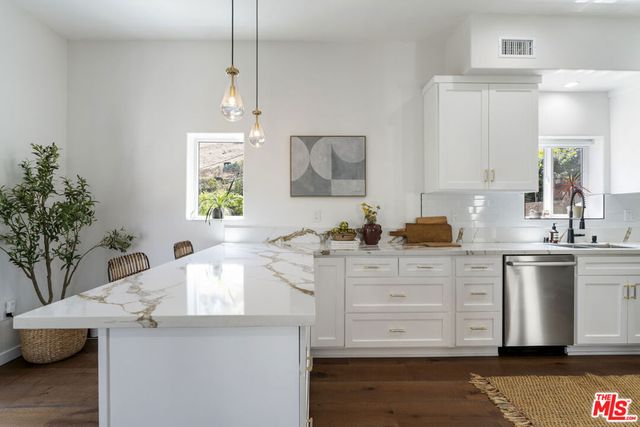 3787 Glenalbyn Drive, Los Angeles, CA 90065