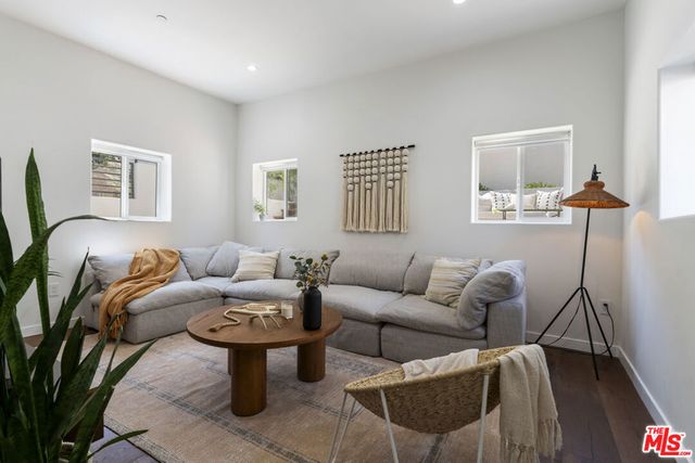 3787 Glenalbyn Drive, Los Angeles, CA 90065