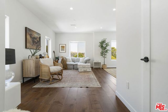 3787 Glenalbyn Drive, Los Angeles, CA 90065