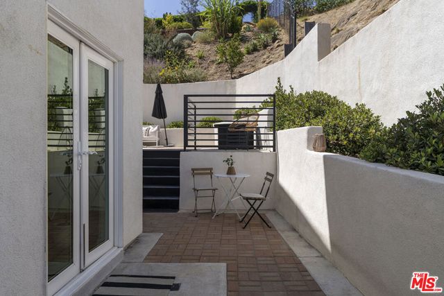 3787 Glenalbyn Drive, Los Angeles, CA 90065