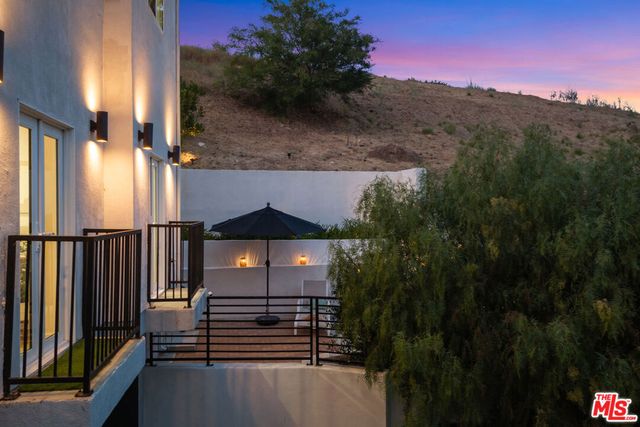 3787 Glenalbyn Drive, Los Angeles, CA 90065