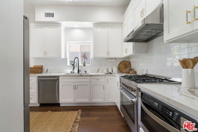 3787 Glenalbyn Drive, Los Angeles, CA 90065