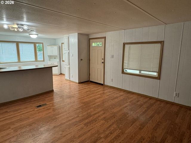 1600 RHODODENDRON Dr 293, Florence, OR 97439