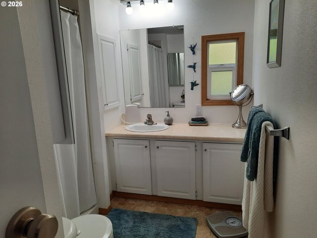 1600 RHODODENDRON Dr 293, Florence, OR 97439