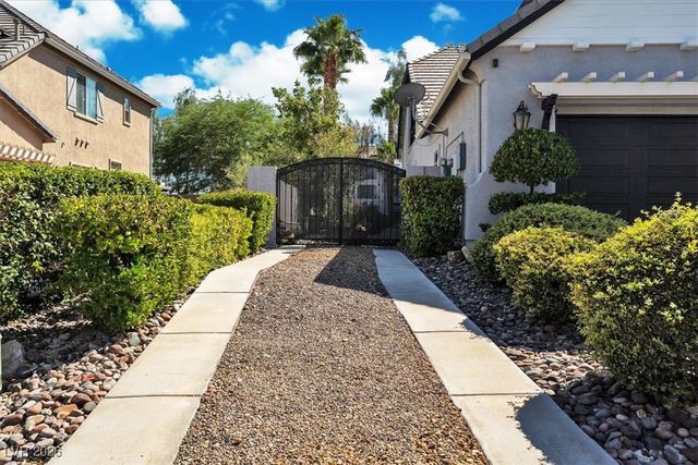 7239 Abbeville Meadows Avenue, Las Vegas, NV 89131