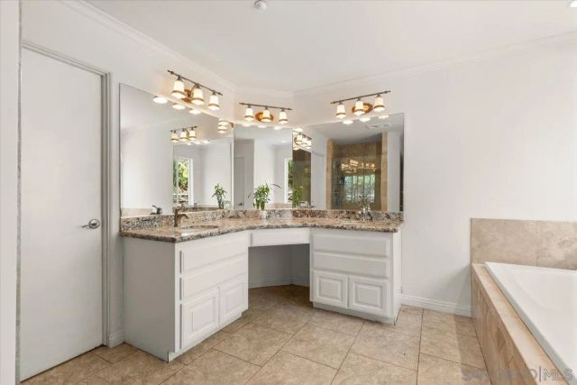 2342 CARIOCA PL, Vista, CA 92084