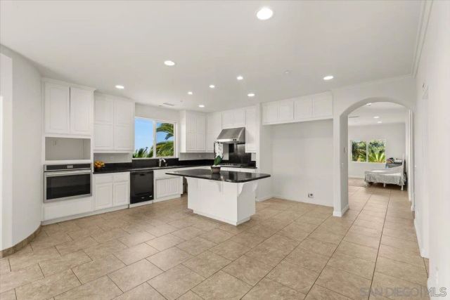 2342 CARIOCA PL, Vista, CA 92084